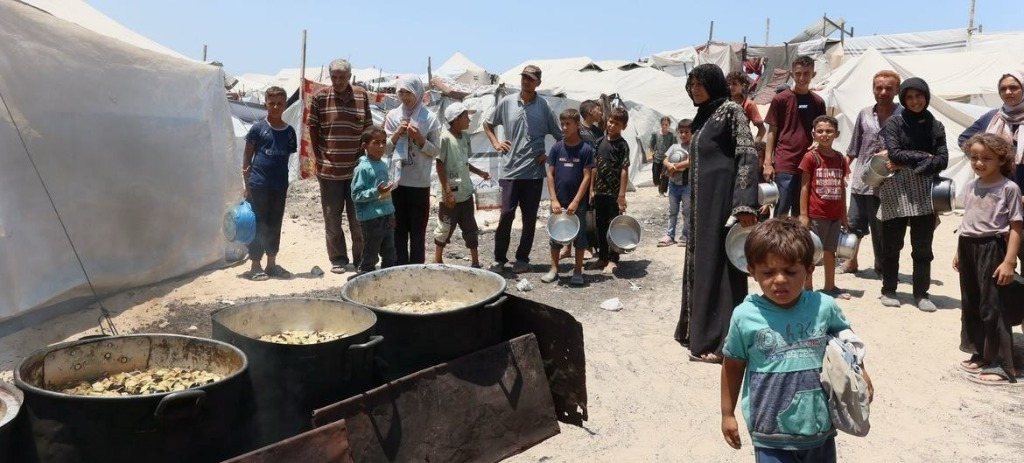 Refugees gathering for food distribution